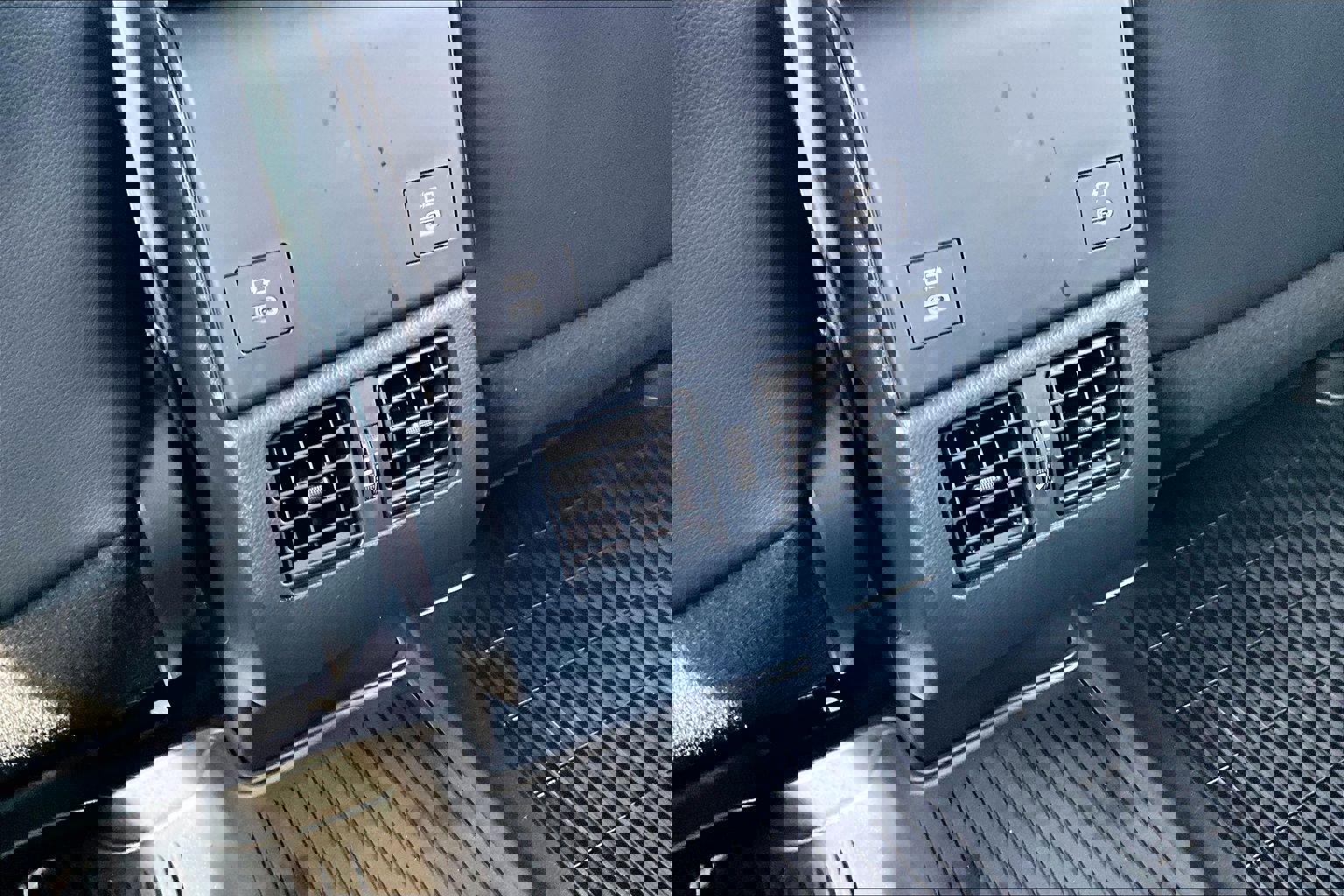 Used 2024 Toyota bZ4X XLE w/ Weather Package image 31