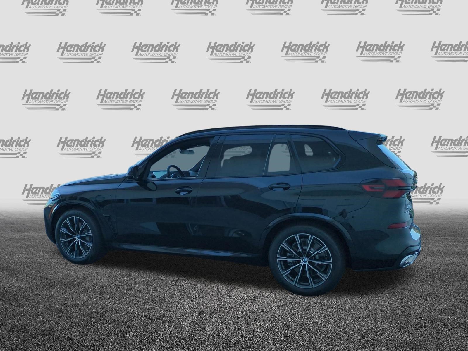 New 2026 BMW X5 xDrive50e w/ M Sport Package AWD/4WD image 8