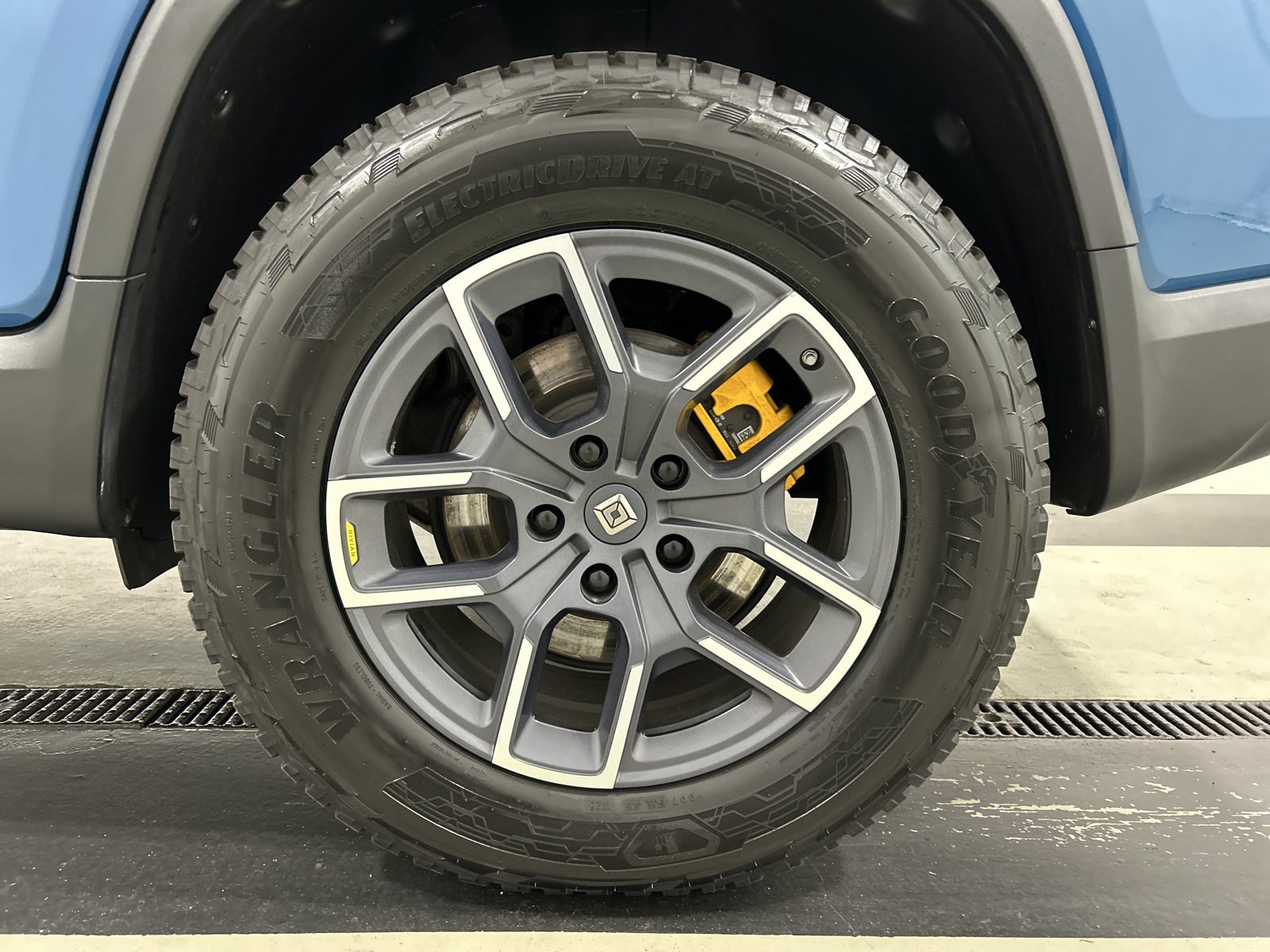 Used 2023 Rivian R1T Launch Edition AWD/4WD image 10
