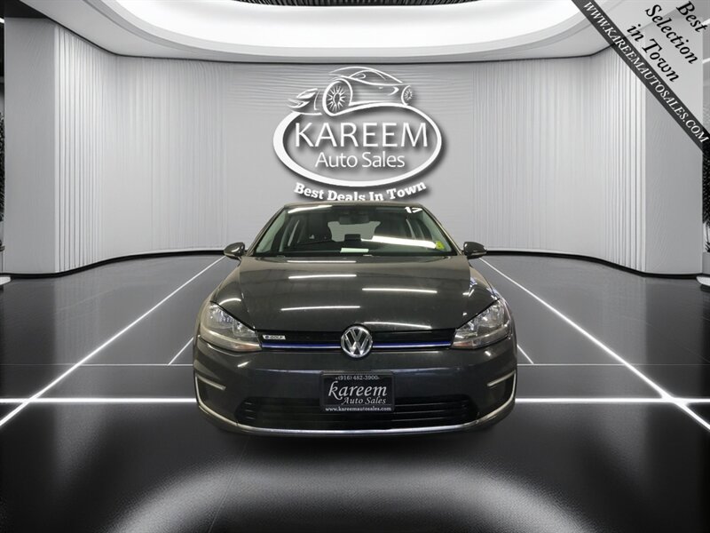 Used 2017 Volkswagen e-Golf SE w/ DC Fast Charging Package image 2