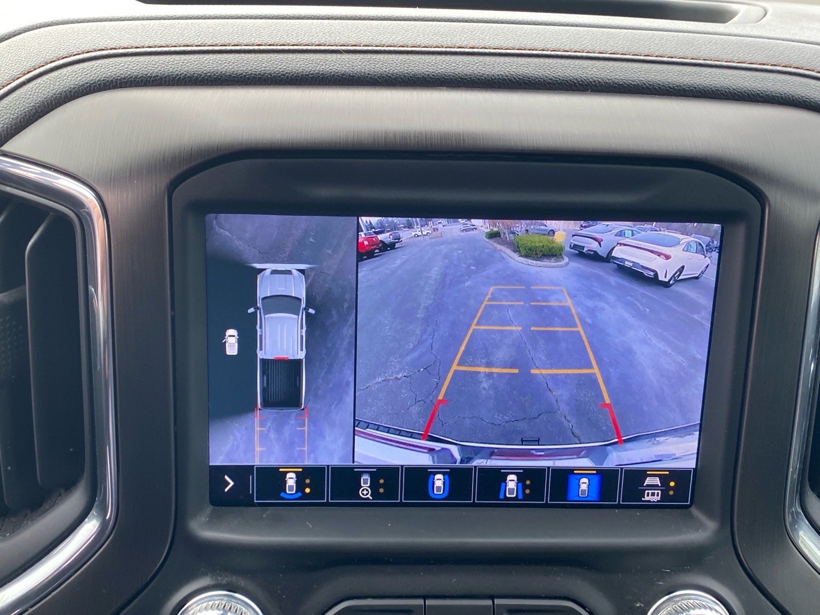 Used 2022 GMC Sierra 2500 AT4 w/ AT4 Premium Plus Package image 15