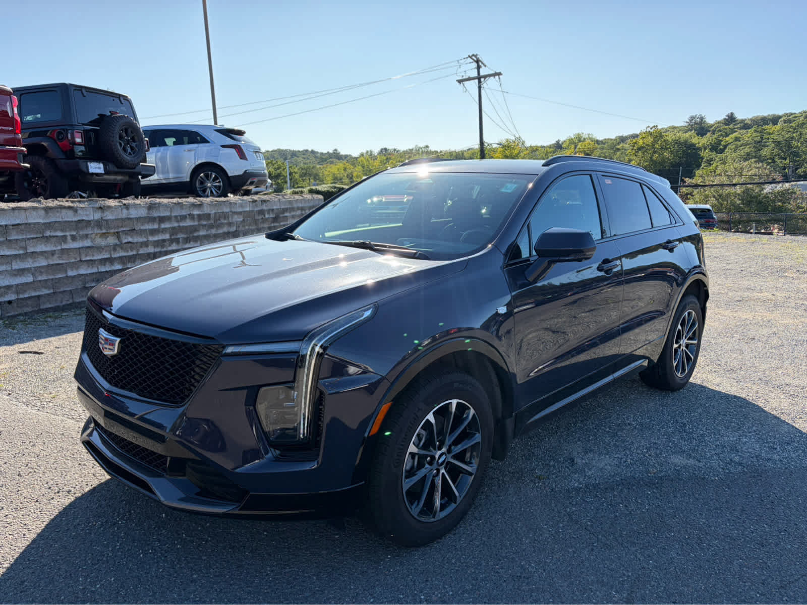Used 2025 Cadillac XT4 Sport w/ Technology Package AWD/4WD image 3