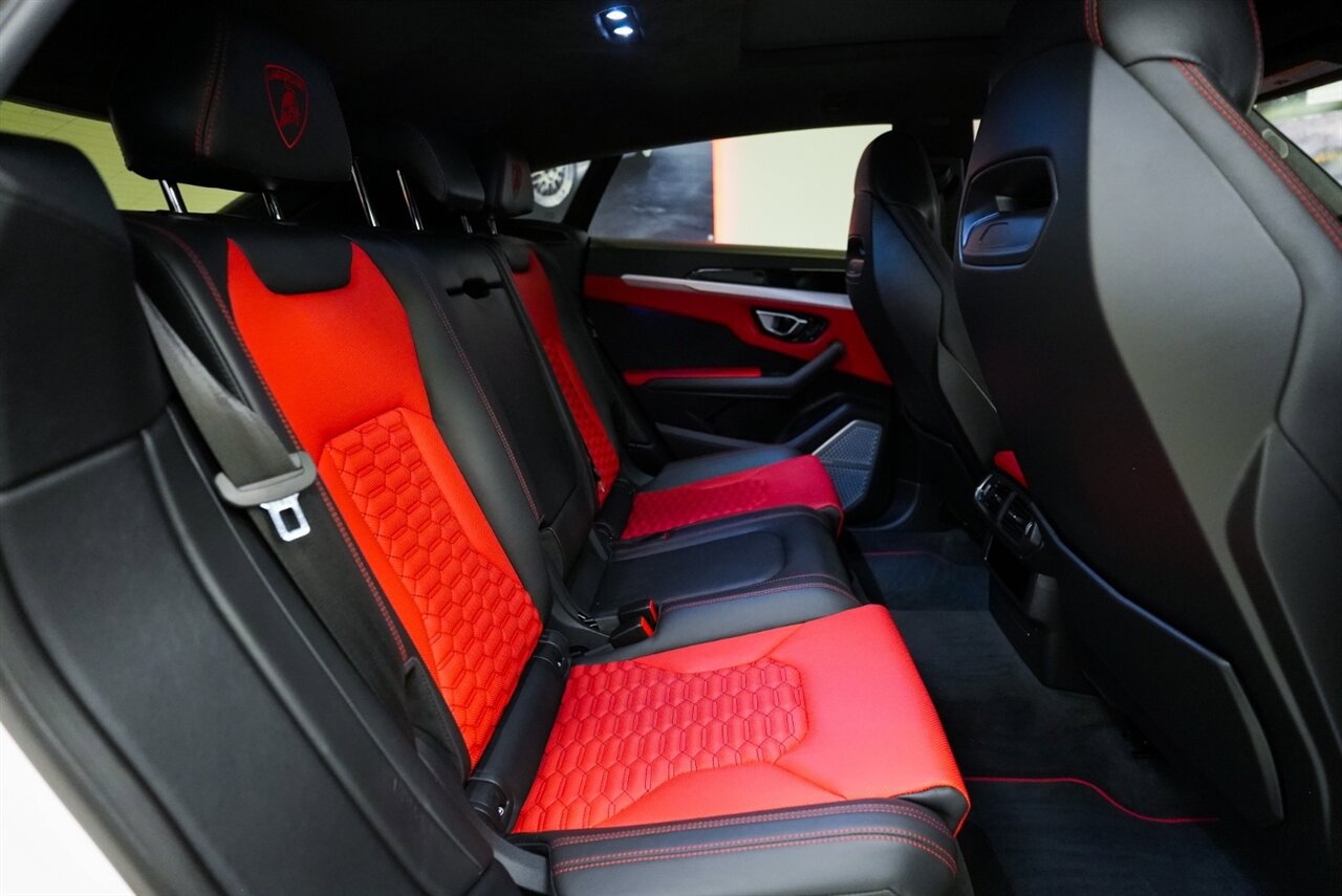 Used 2021 Lamborghini Urus AWD/4WD image 22
