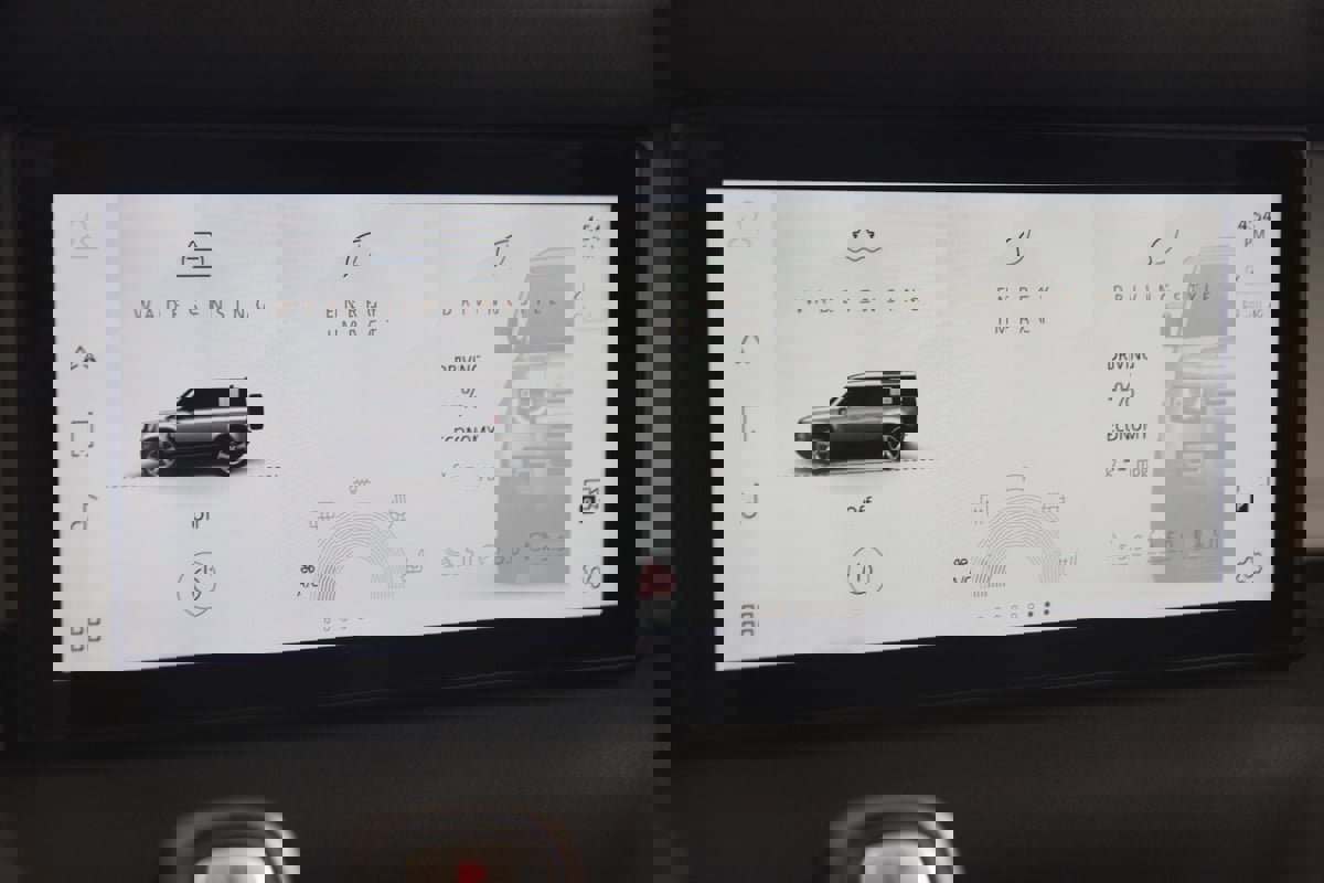 Used 2023 Land Rover Defender 110 S image 39