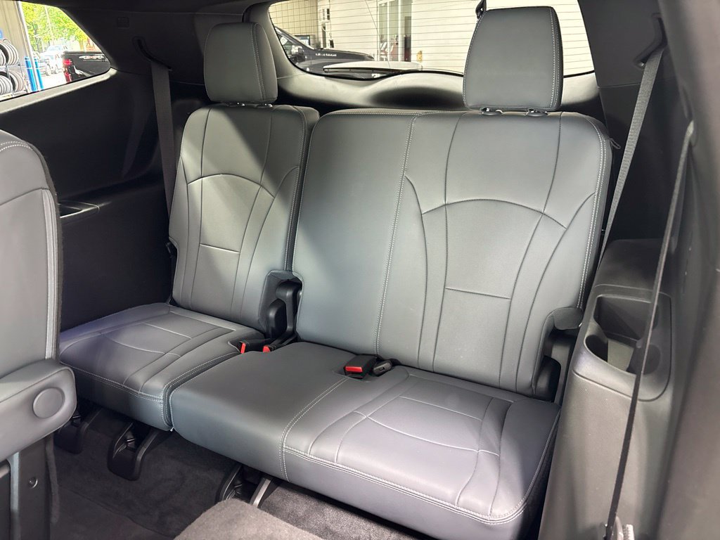 Used 2023 Buick Enclave Essence w/ Experience Buick Package AWD/4WD image 42