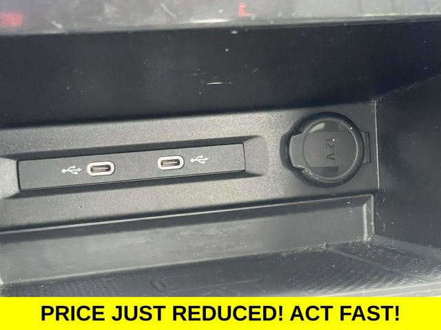 Used 2023 Volkswagen Tiguan SE w/ Panoramic Sunroof Package FWD image 29