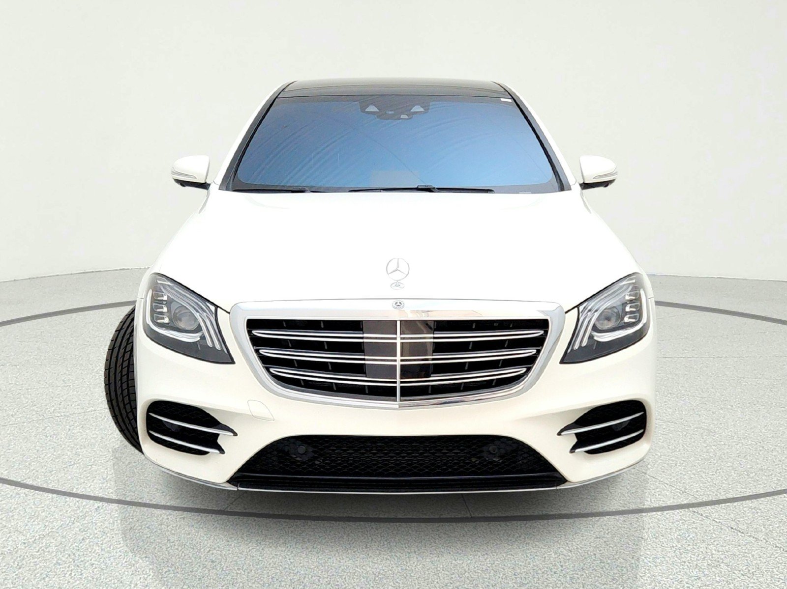 Used 2018 Mercedes-Benz S 560 Sedan image 3
