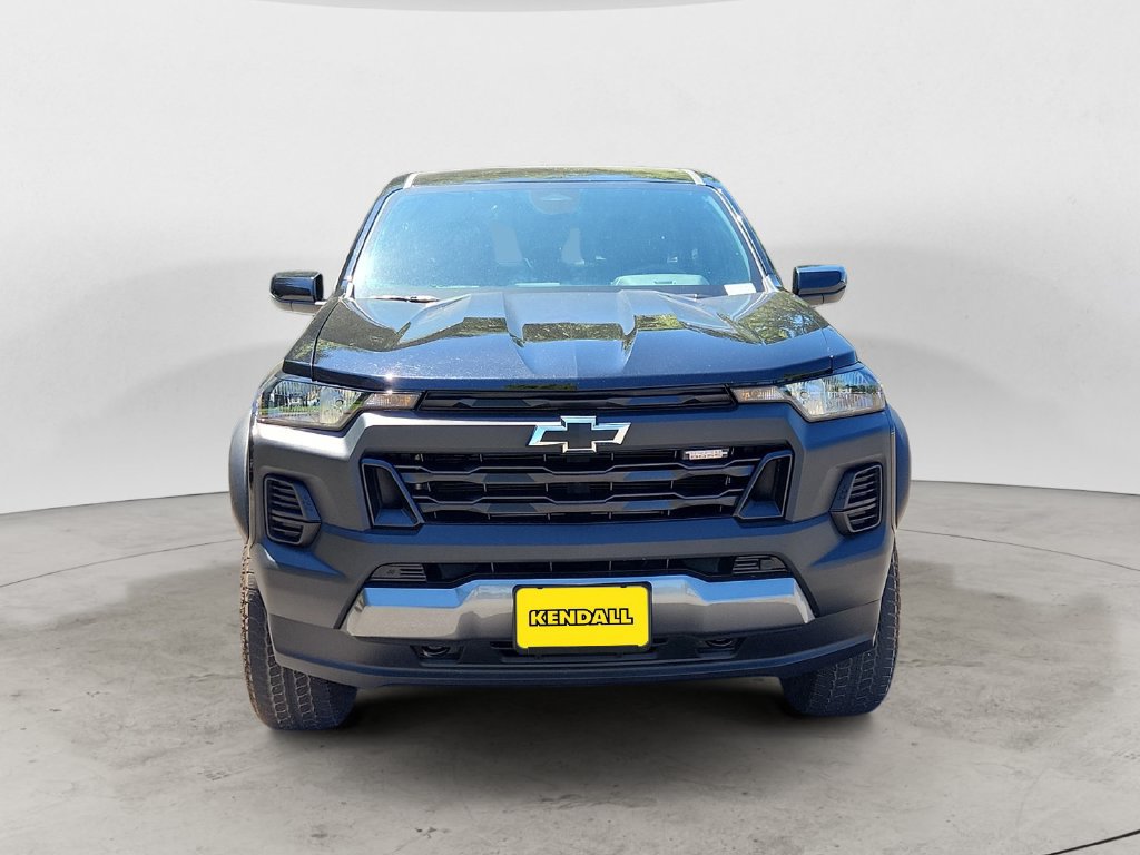 Used 2023 Chevrolet Colorado Trail Boss w/ Advanced Trailering Package AWD/4WD image 2