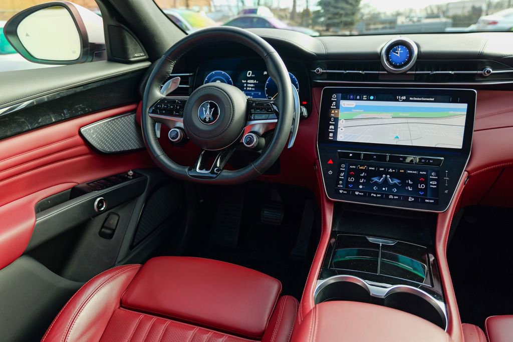 Certified 2023 Maserati Grecale Modena image 42