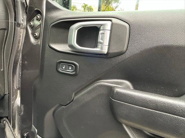 Certified 2023 Jeep Wrangler Willys image 33