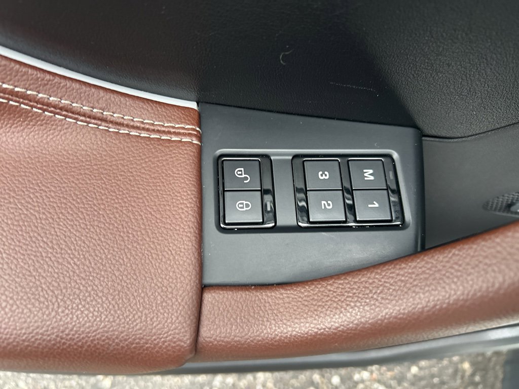 Used 2017 Jaguar F-PACE S image 23