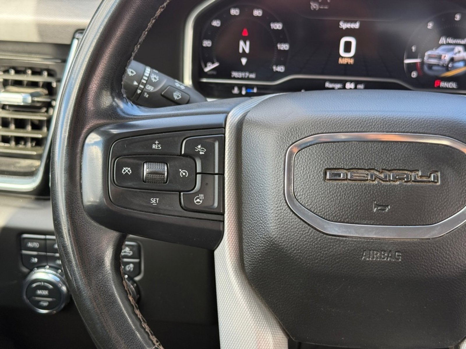 Used 2024 GMC Sierra 3500 Denali w/ Technology Package image 23