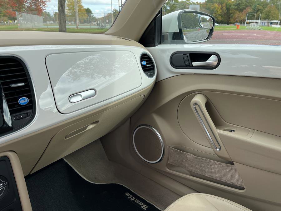 Used 2013 Volkswagen Beetle TDI FWD image 23