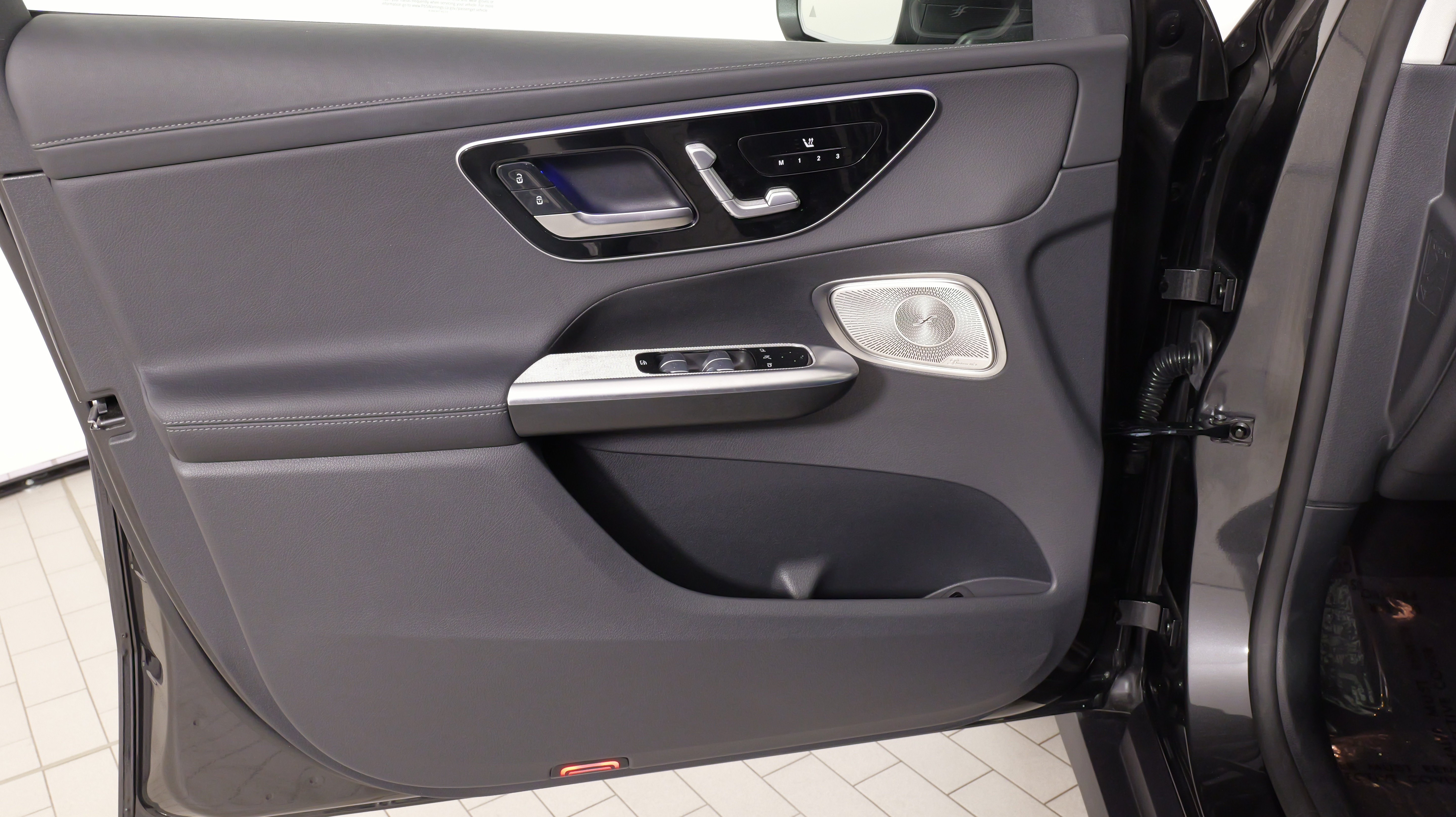 Used 2024 Mercedes-Benz GLC 300 4MATIC image 24