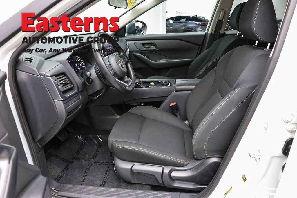 Used 2024 Nissan Rogue S AWD/4WD image 14