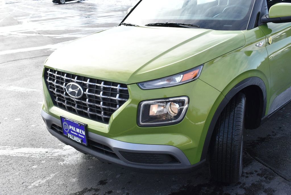 Used 2024 Hyundai Venue SEL image 11