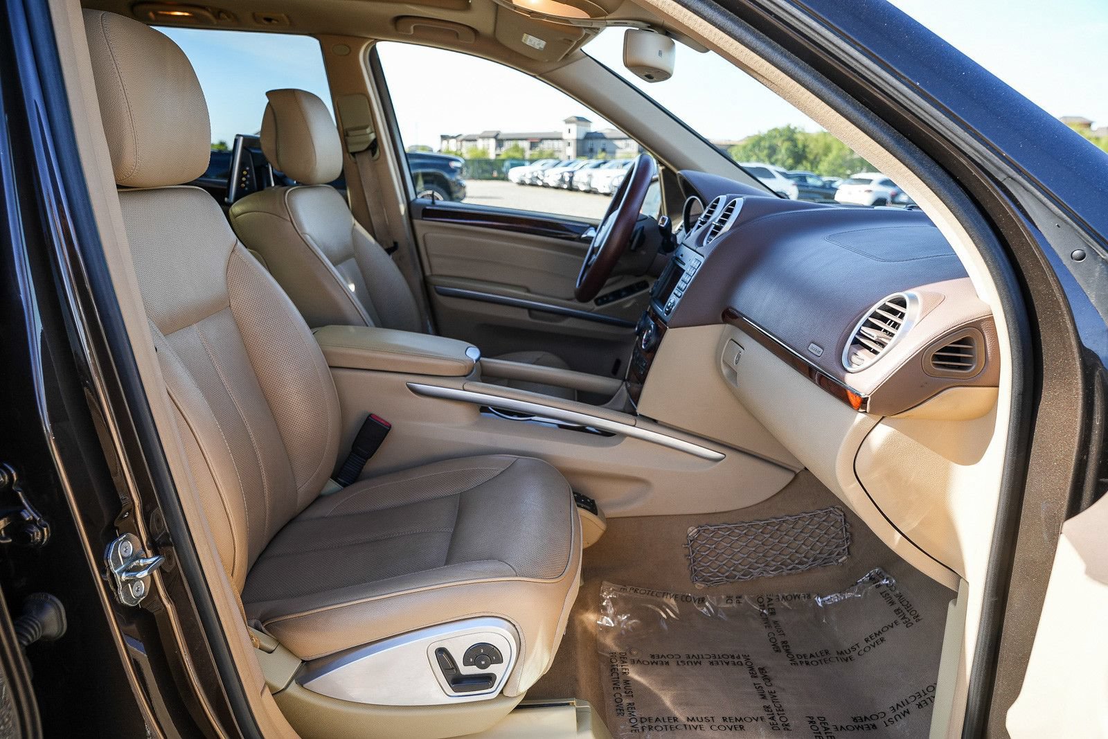 Used 2012 Mercedes-Benz GL 550 4MATIC image 16