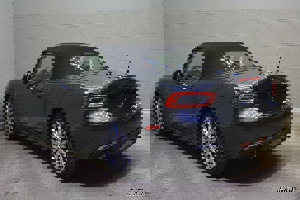 Used 2017 FIAT 124 Spider Lusso image 5