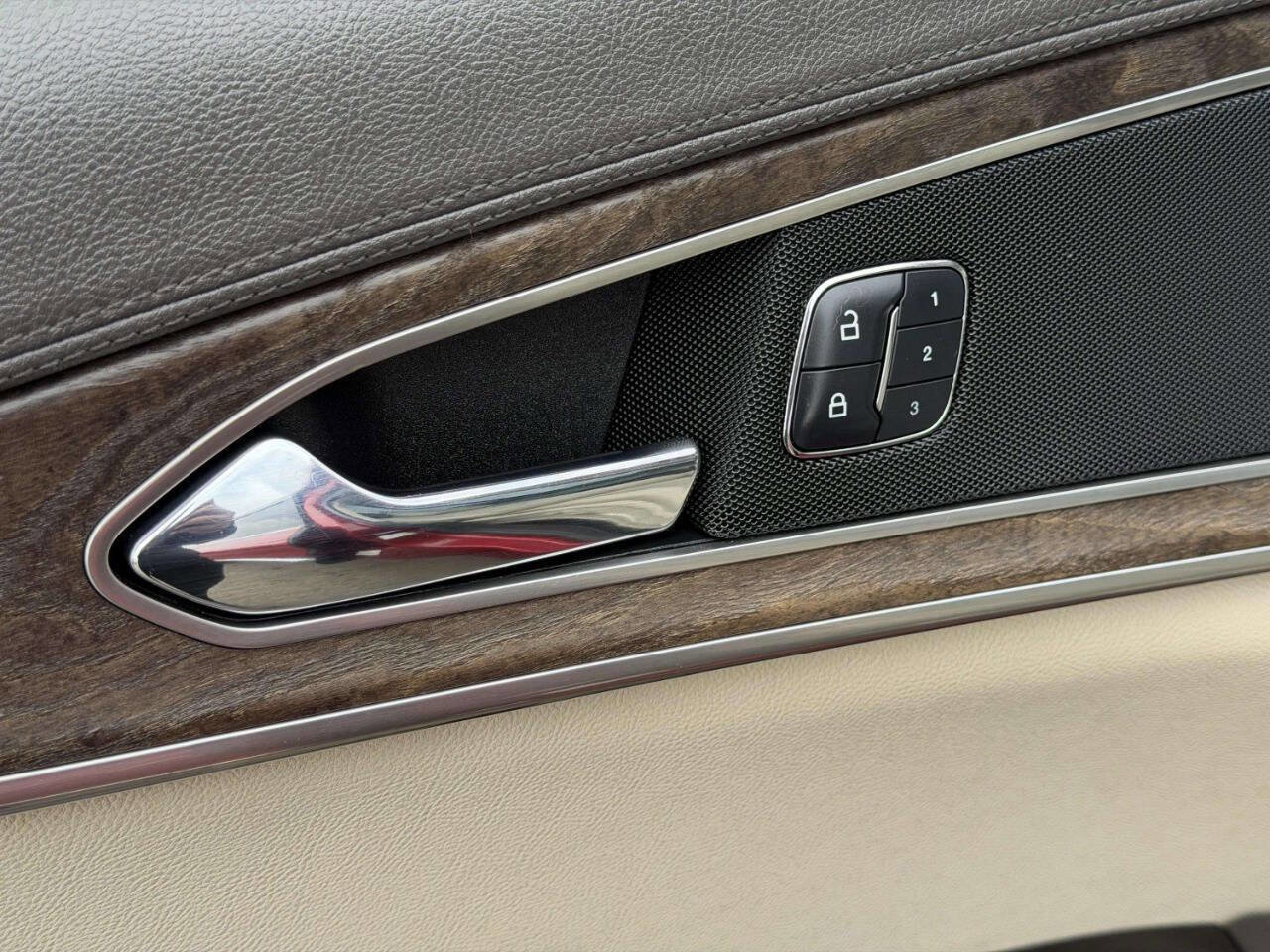 Used 2016 Lincoln MKX Reserve image 15