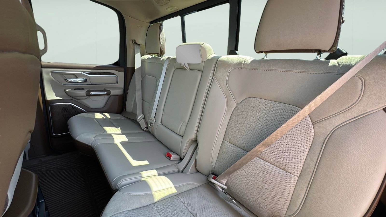 Used 2020 RAM 1500 Laramie image 27