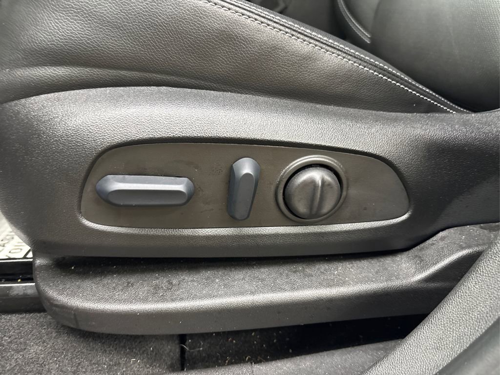 Used 2022 GMC Terrain SLT image 38