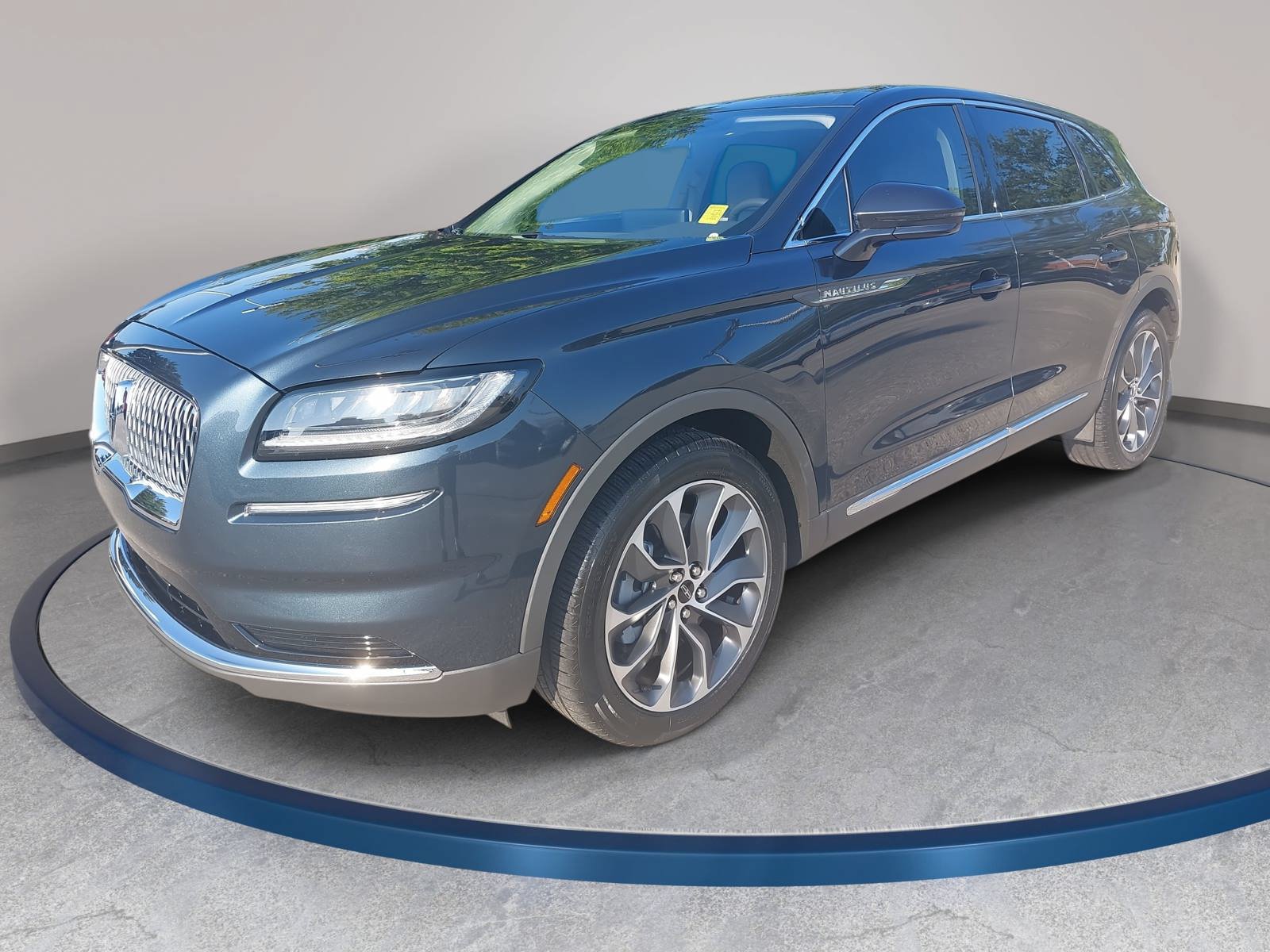 Used 2022 Lincoln Nautilus Reserve AWD/4WD image 1