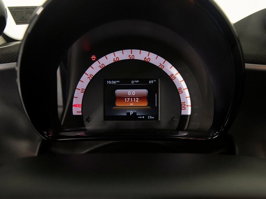 Used 2018 smart fortwo electric drive RWD image 16