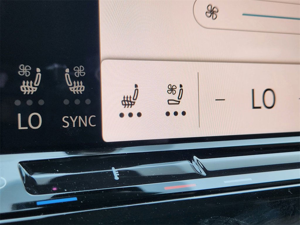 New 2025 Volkswagen Atlas Cross Sport SE image 15