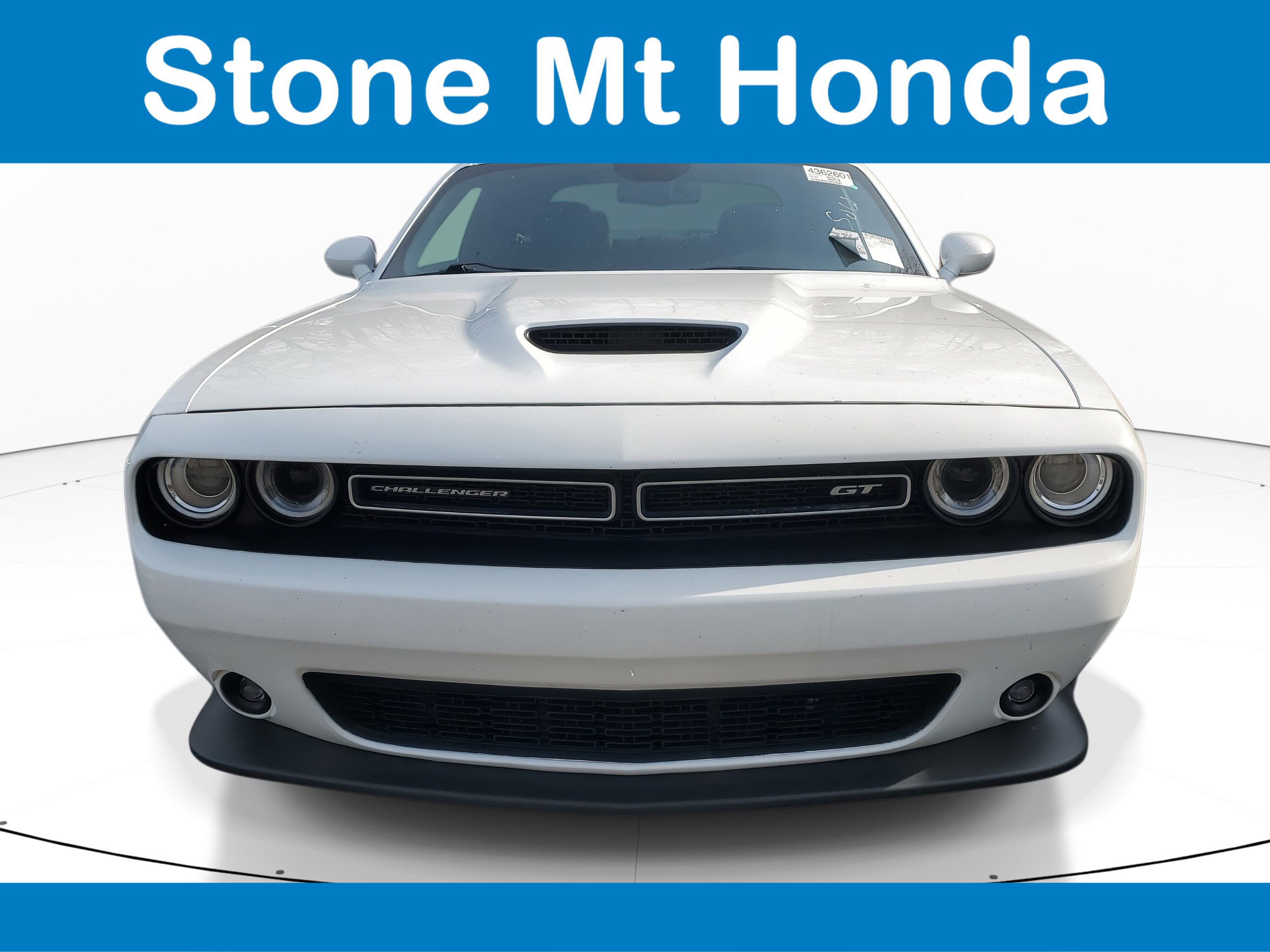 Used 2022 Dodge Challenger GT image 2