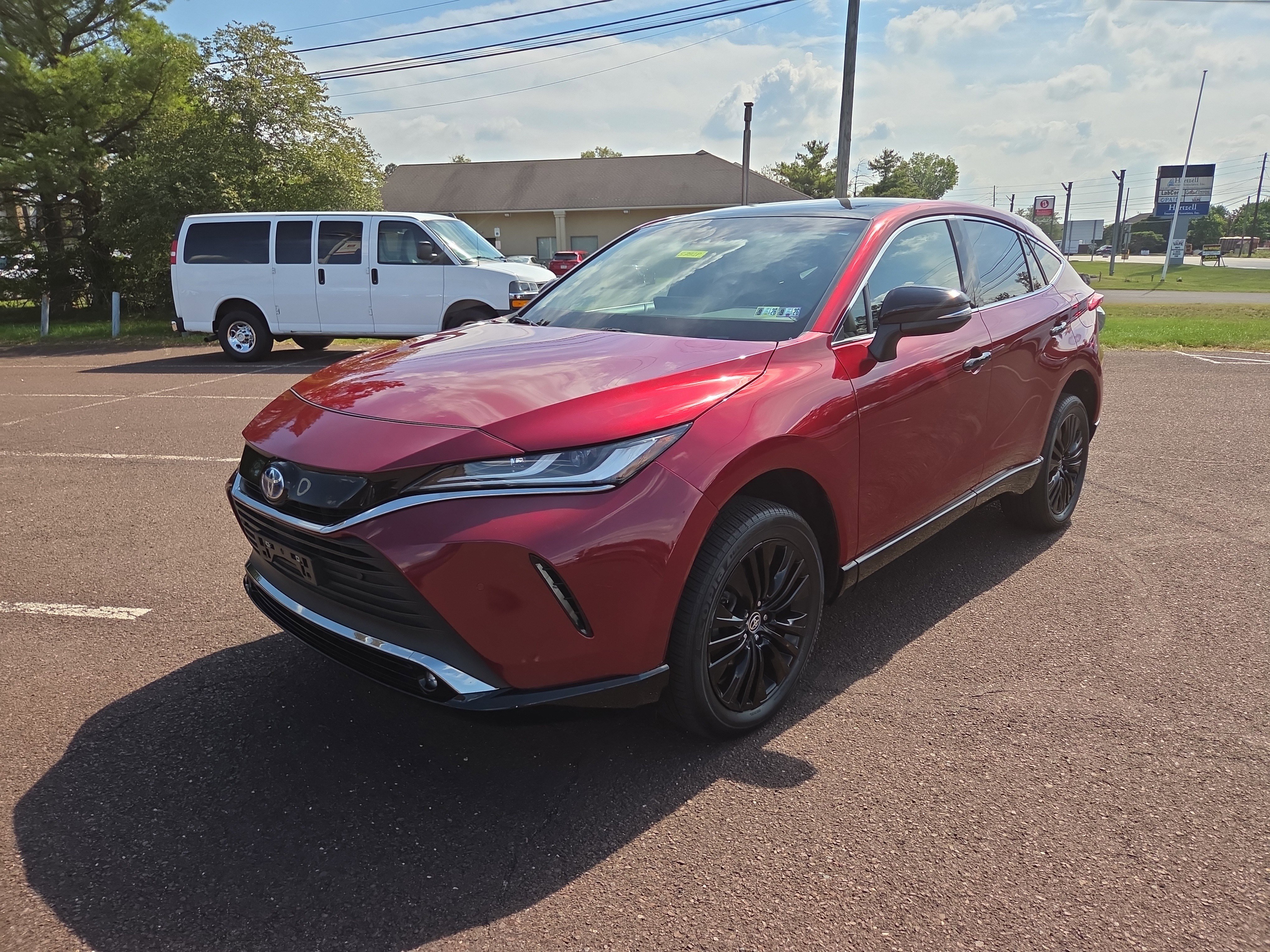 Certified 2023 Toyota Venza XLE image 7