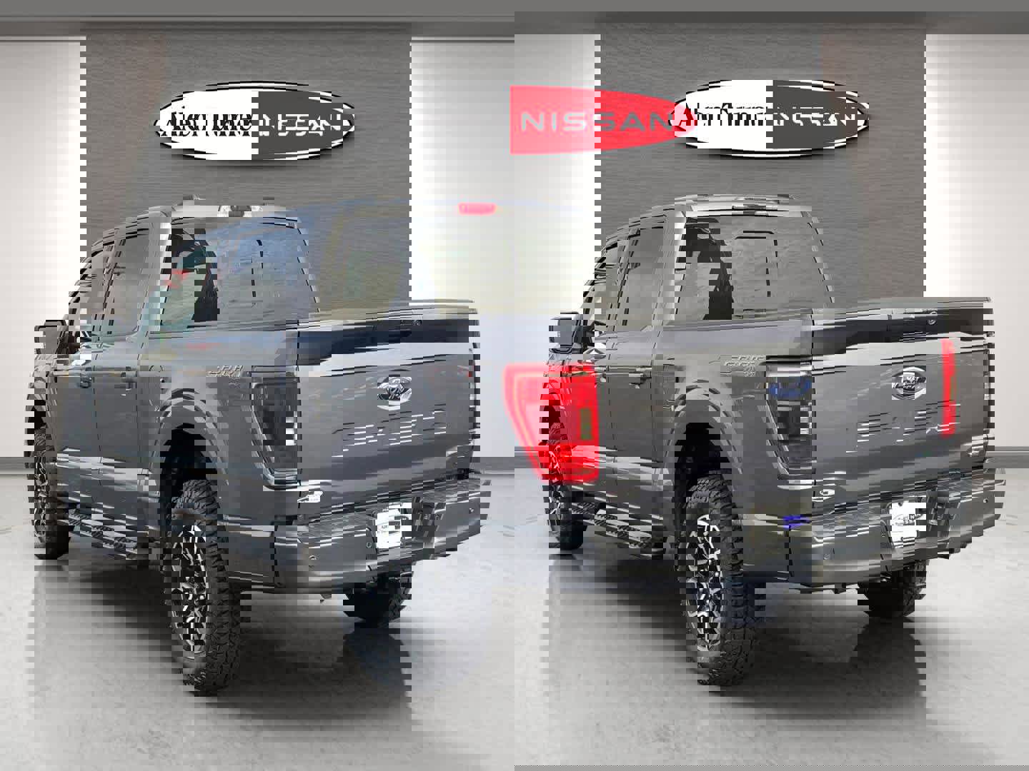 Used 2022 Ford F150 XLT w/ Equipment Group 302A High image 8