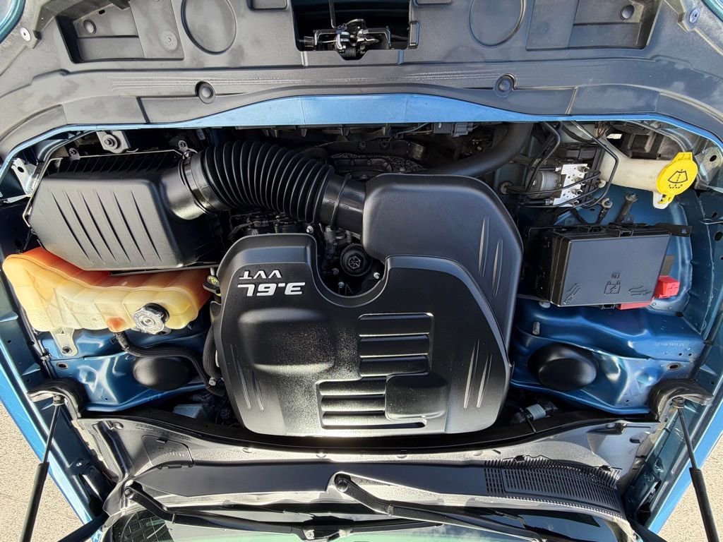 Used 2021 Chrysler 300 Touring w/ Sport Appearance Package RWD image 17