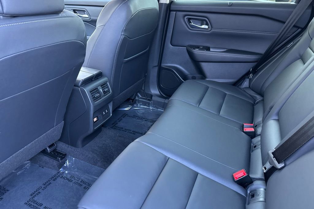 Certified 2025 Nissan Rogue SL w/ SL Premium Package image 12
