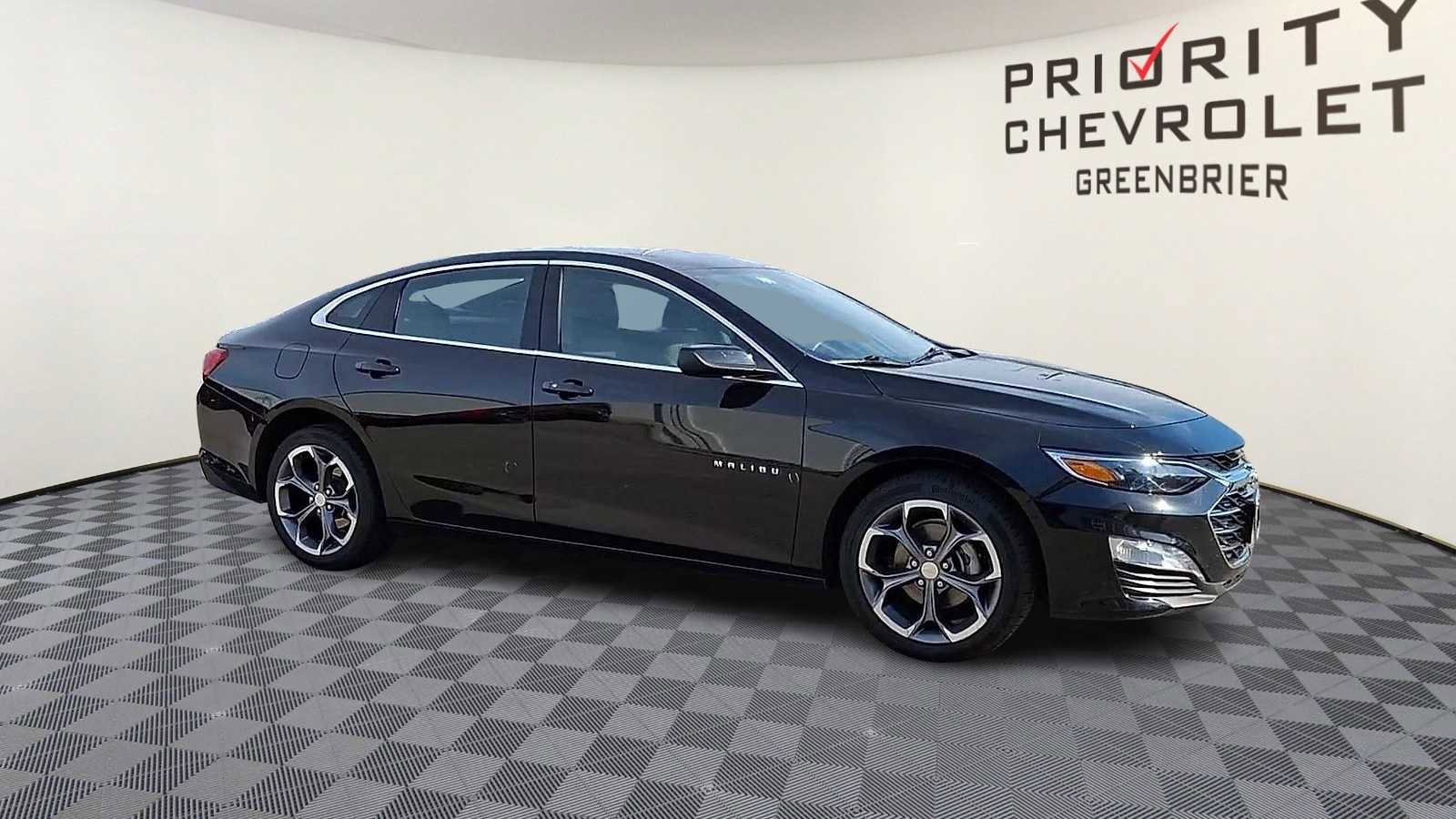 Used 2024 Chevrolet Malibu LT image 2