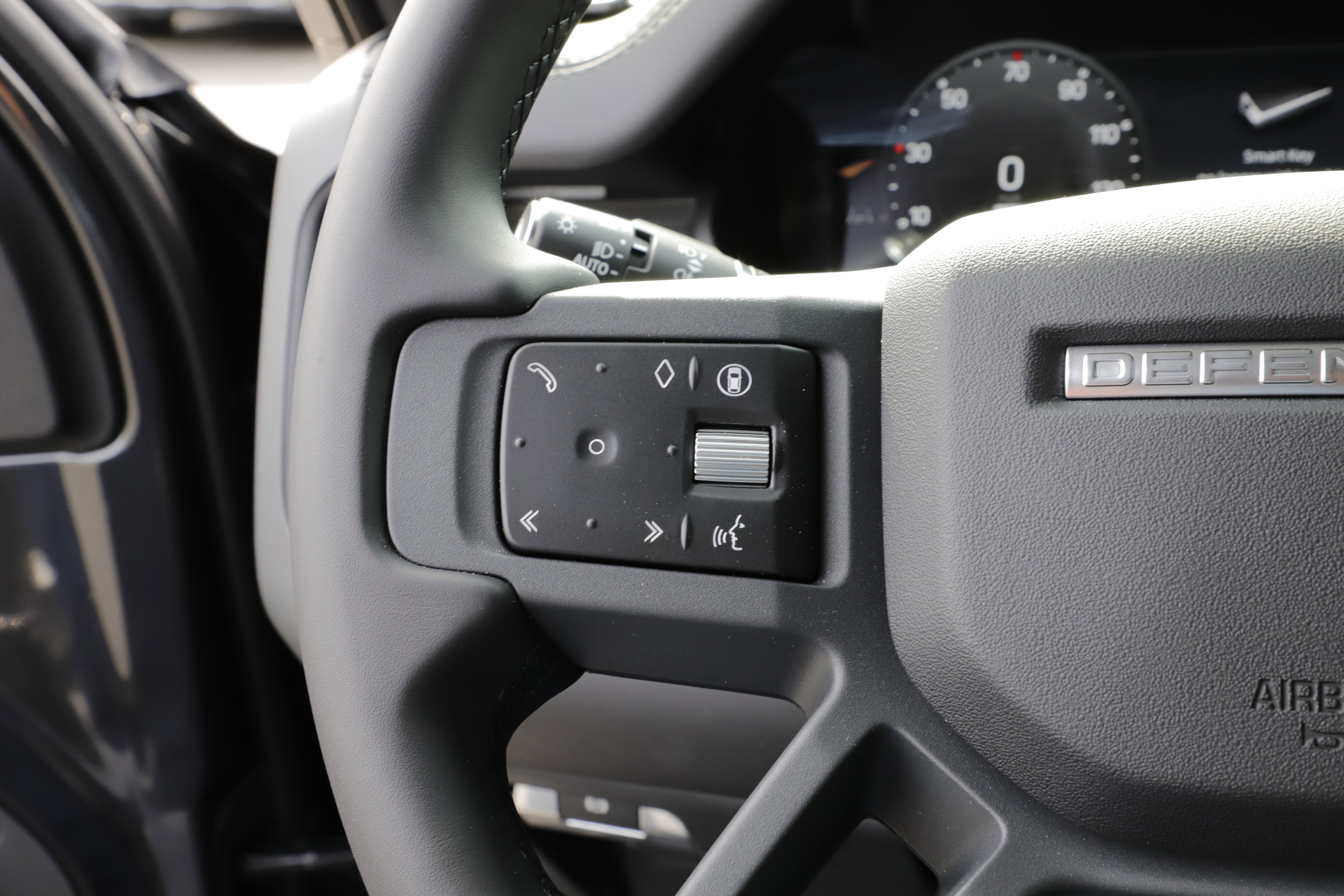 New 2026 Land Rover Defender 110 X-Dynamic SE image 22