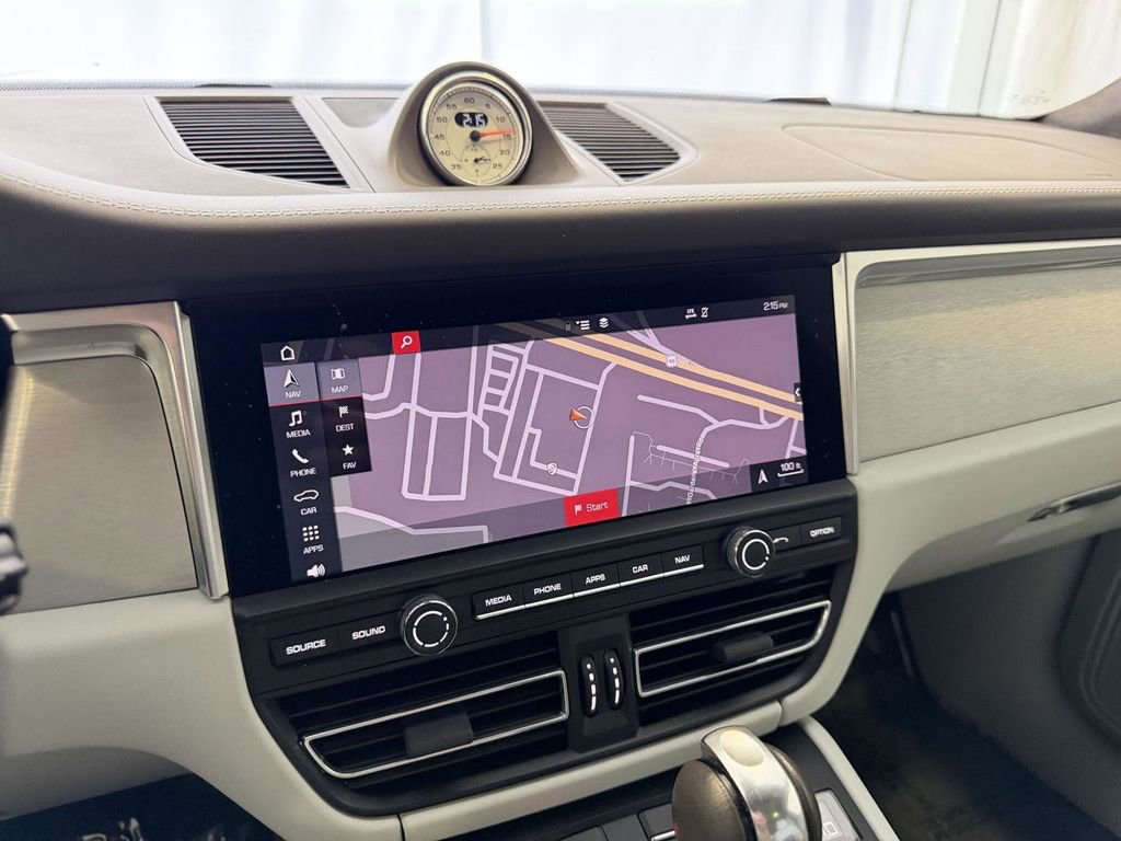 Certified 2021 Porsche Macan Turbo image 23