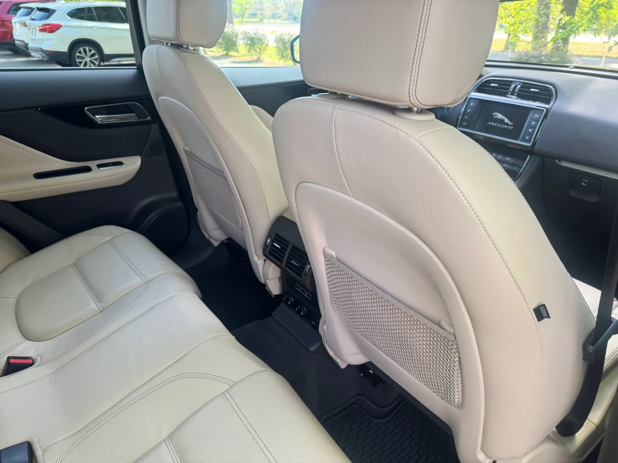 Used 2017 Jaguar F-PACE Prestige image 24