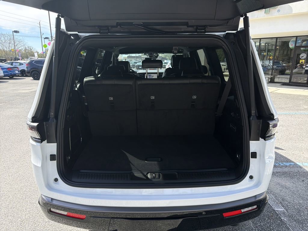 New 2026 Jeep Grand Wagoneer Limited w/ HD Trailer Tow Package image 20