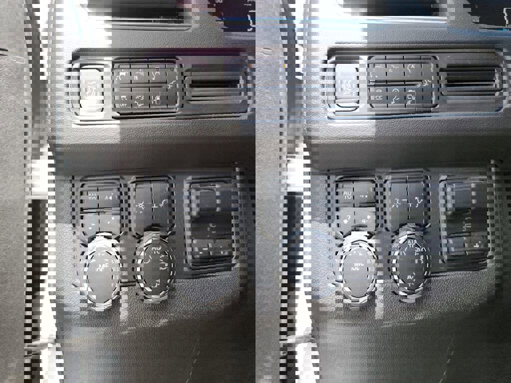 Certified 2022 Chevrolet Tahoe Z71 w/ Luxury Package AWD/4WD image 26