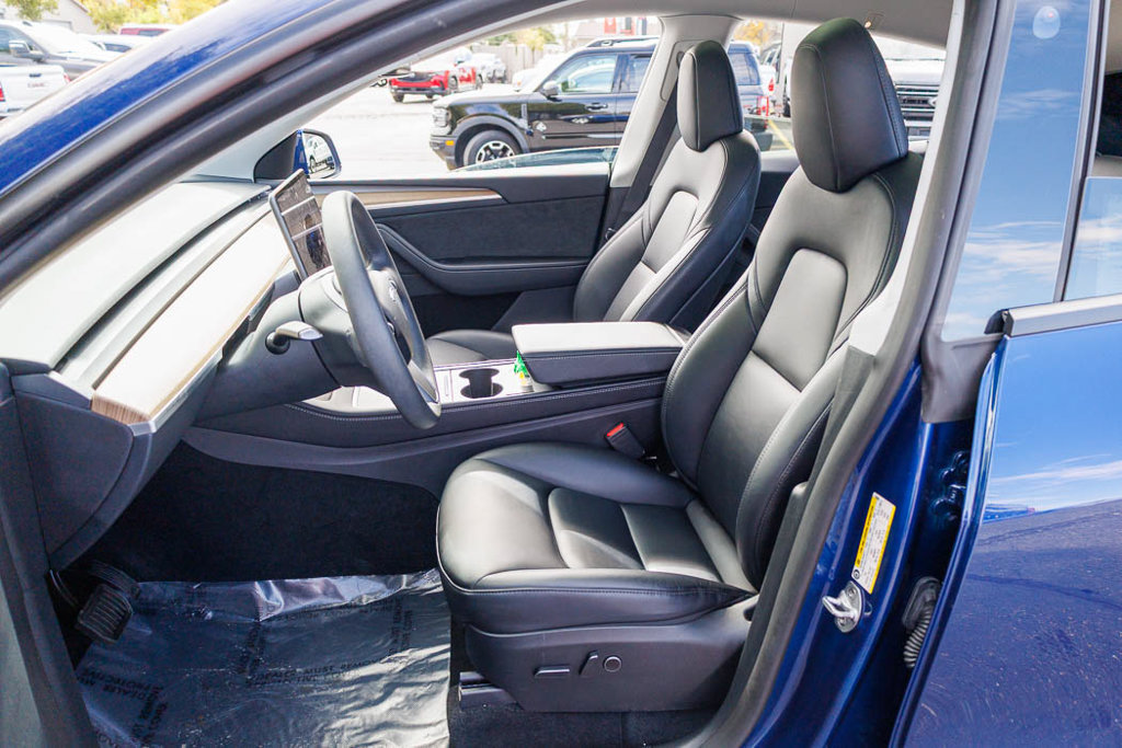 Used 2024 Tesla Model Y Long Range AWD/4WD image 22