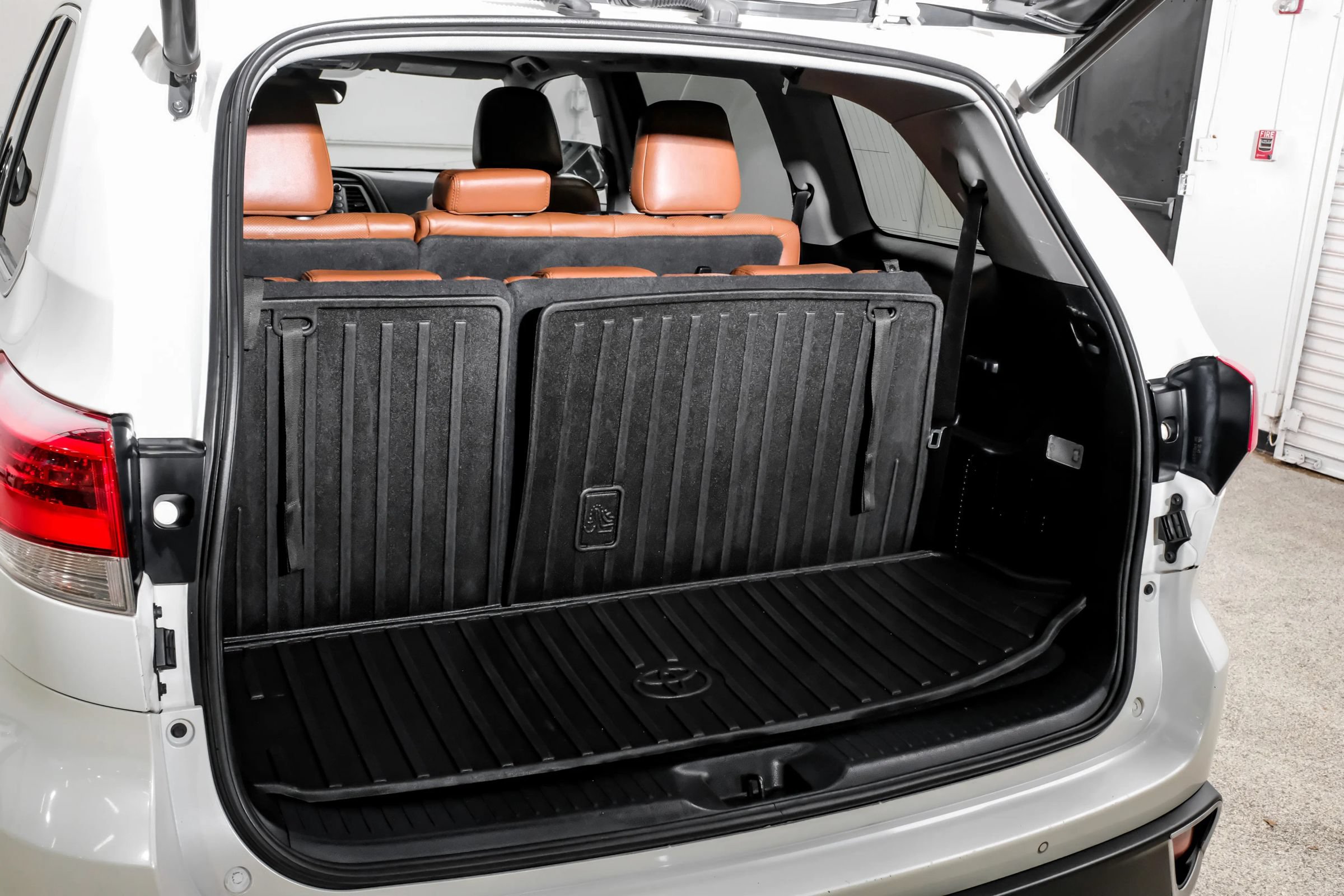 Used 2018 Toyota Highlander Limited FWD image 66