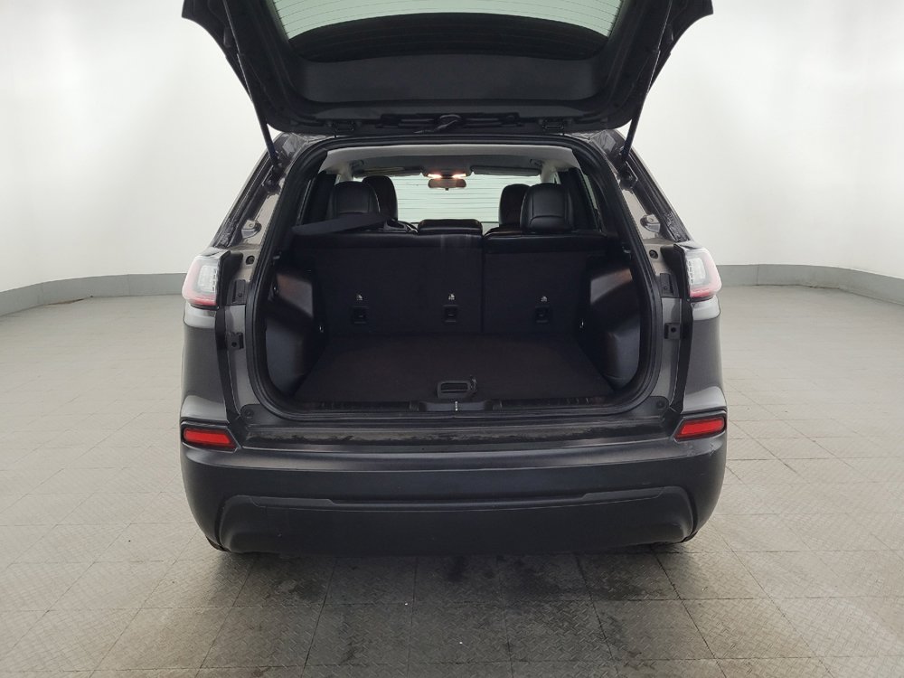 Used 2019 Jeep Cherokee Latitude Plus AWD/4WD image 29