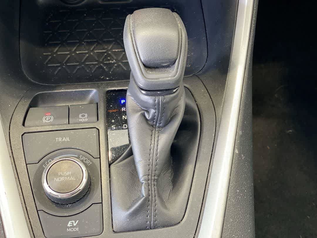 Used 2025 Toyota RAV4 XLE AWD/4WD image 22
