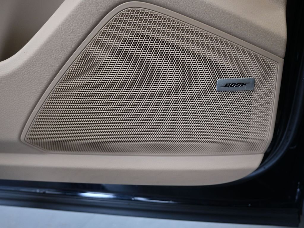 Used 2022 Porsche Cayenne Coupe w/ Premium Package image 12