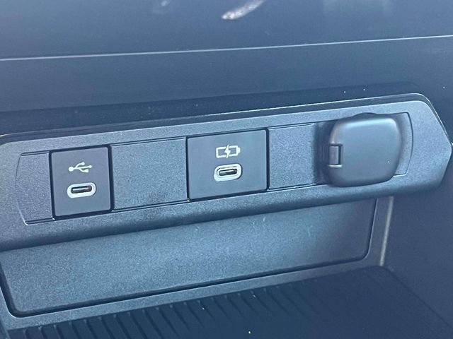 Used 2026 Toyota Prius Plug-In Hybrid FWD image 29