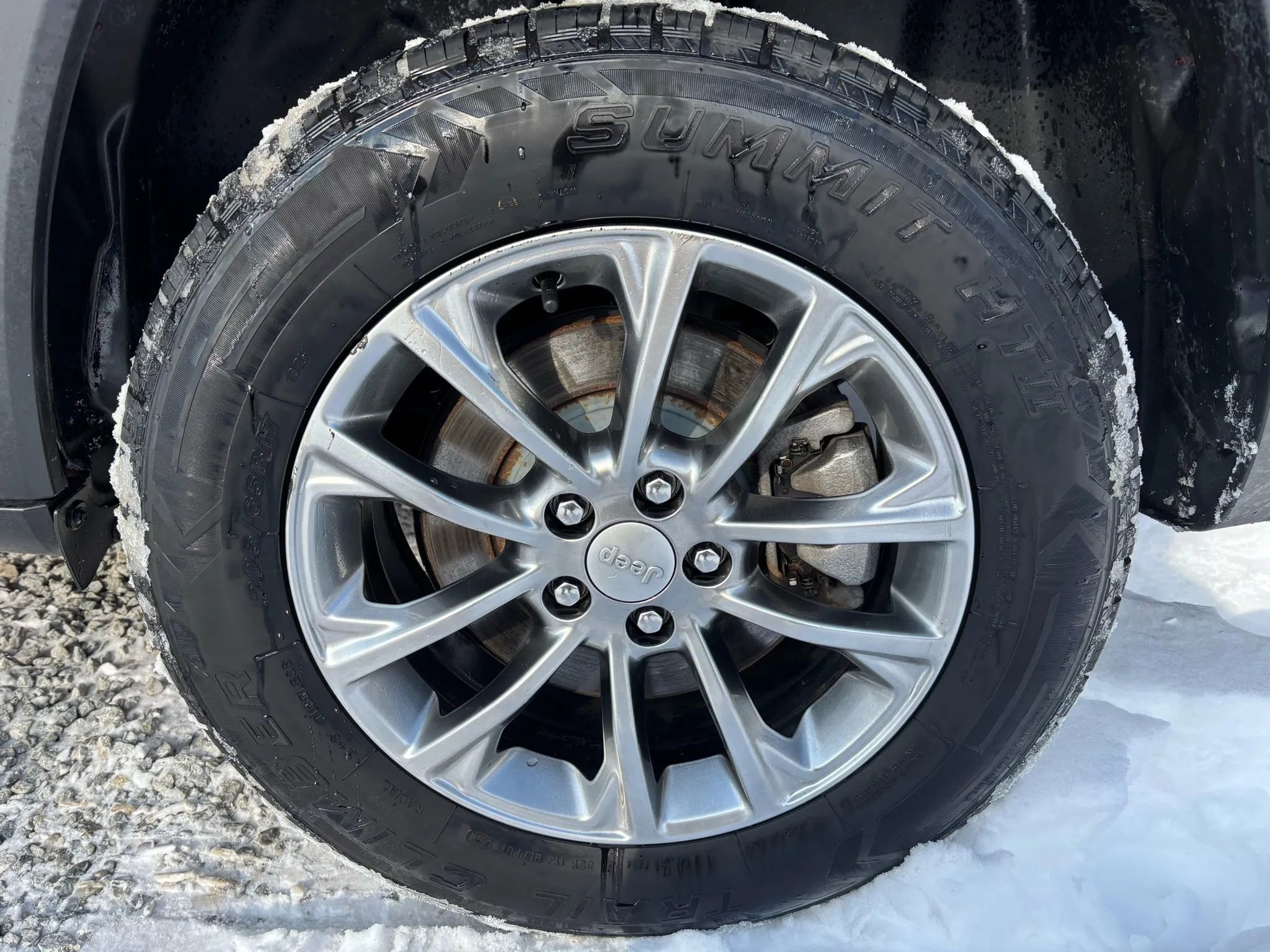 Used 2020 Jeep Cherokee Latitude Plus image 2