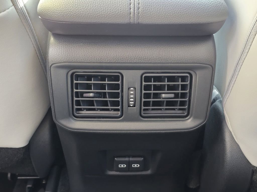 Used 2025 Toyota RAV4 XLE Premium image 30