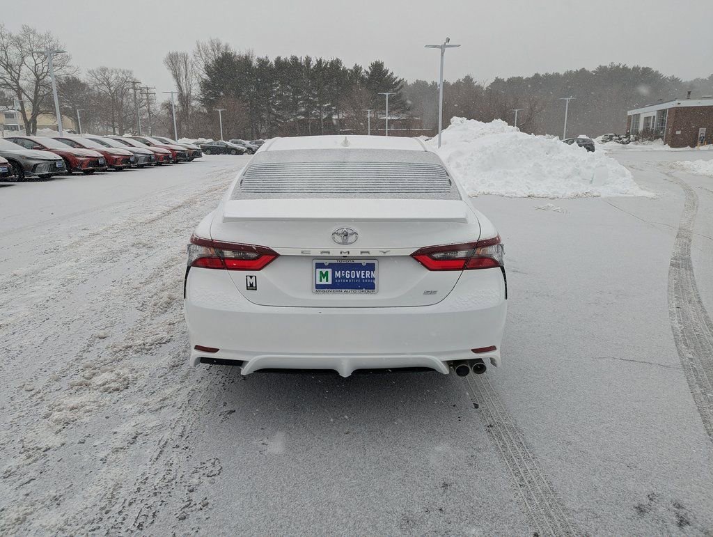 Used 2023 Toyota Camry SE image 4