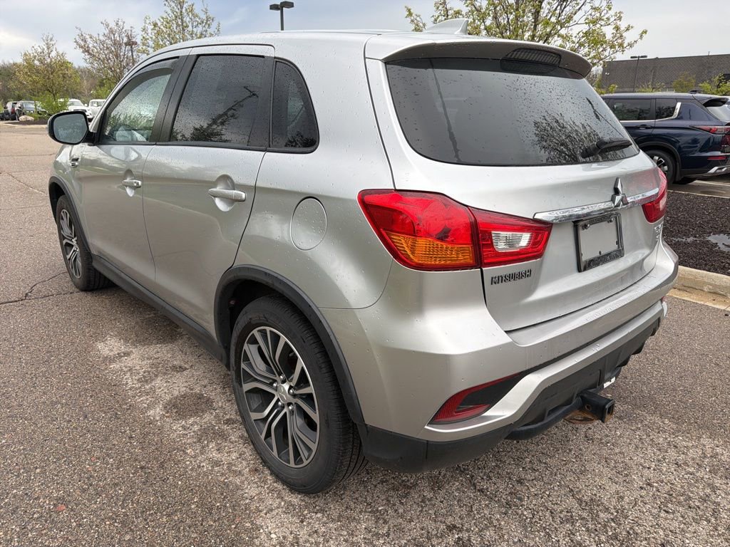 Used 2018 Mitsubishi Outlander Sport SE AWD/4WD image 3