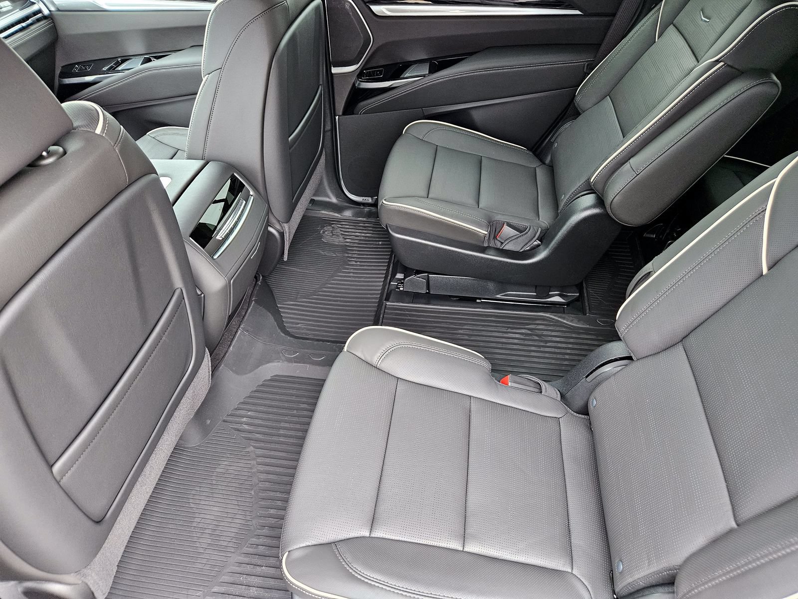 New 2026 Cadillac Escalade Sport w/ Touring Package AWD/4WD image 25